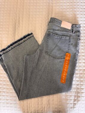 Edited by Hunter McGrady Light wash Straight Woman’s Jeans